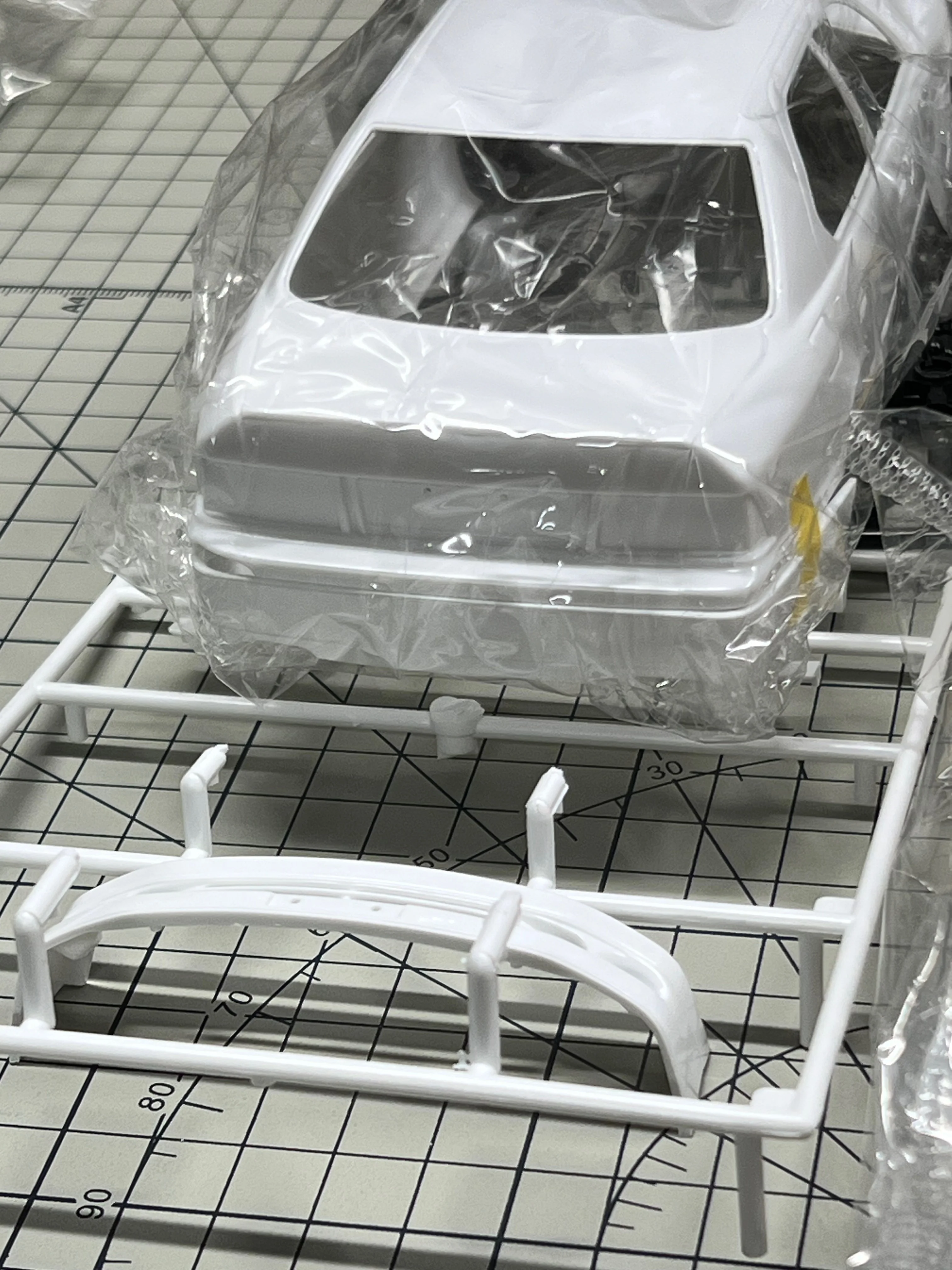 Aoshima 1/24 Toyota Auto Couture UCF21 Celsior '97 *Defect Body - Image 4