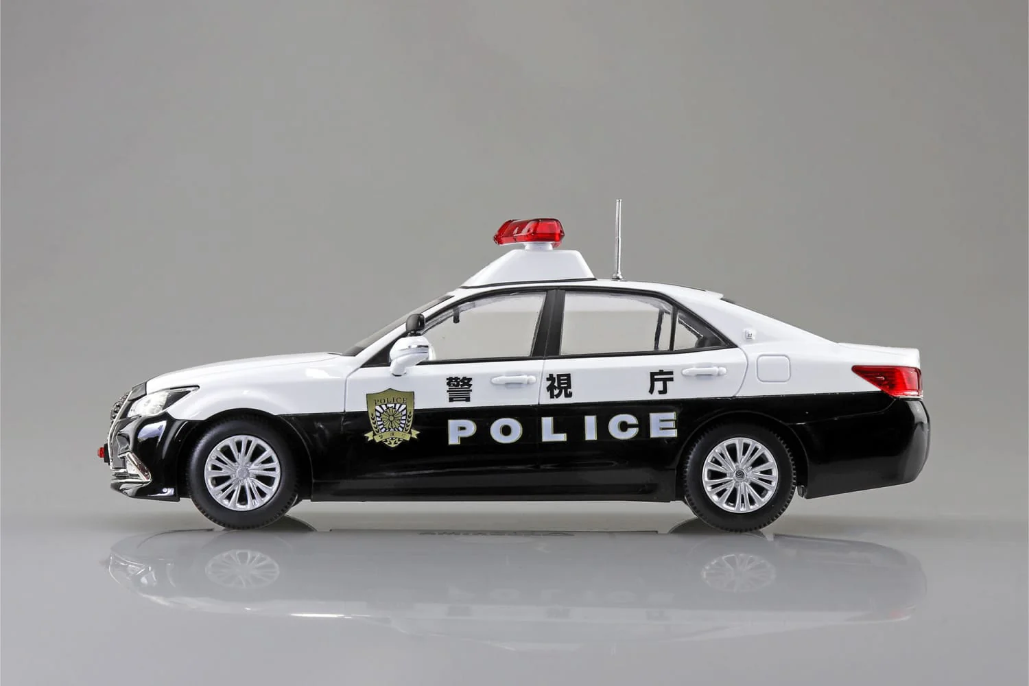Aoshima 1/32 SNAP KIT #01-PC, TOYOTA CROWN PATROL CAR - Image 6