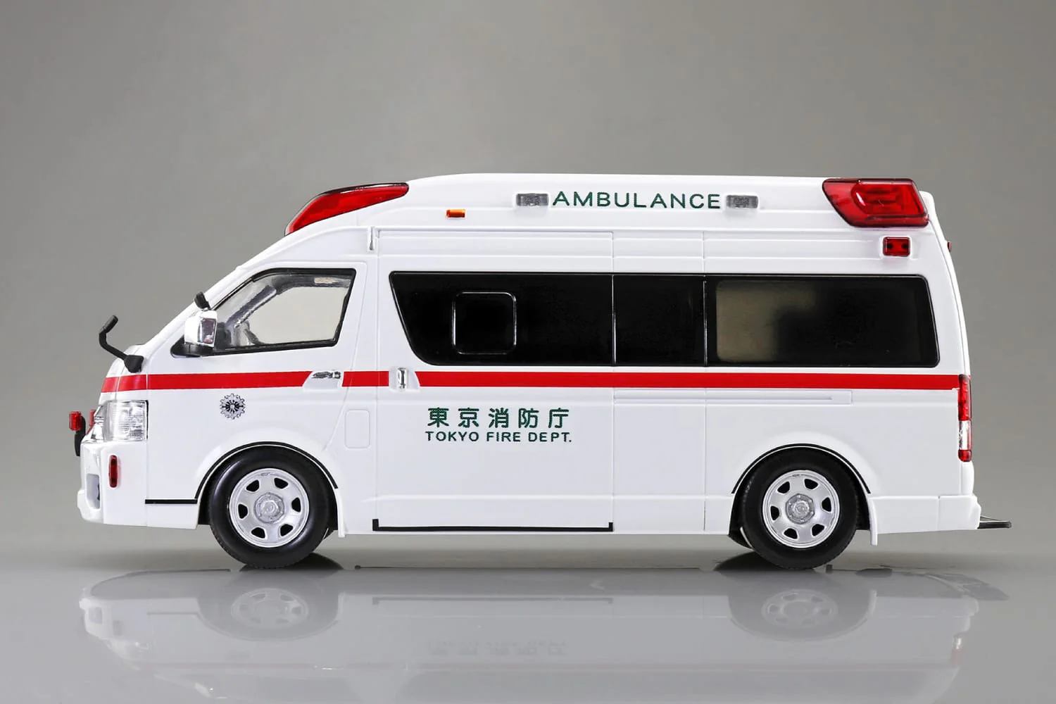 Aoshima 1/32 SNAP KIT #02-HM, TOYOTA HI-MEDIC - Image 5