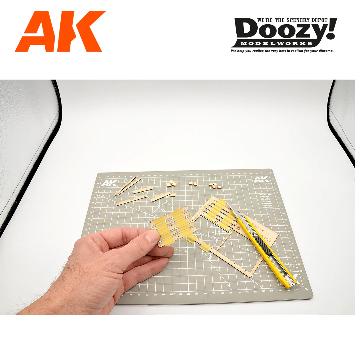 Doozy 1/24 Wooden Euro Pallet, 5 Units - Image 3