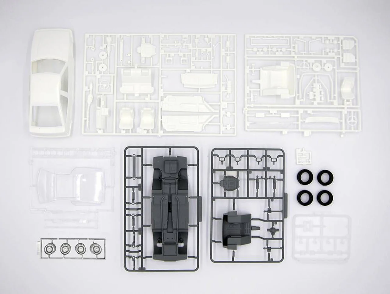 Fujimi 1/24 TRAMPIO AE86 Levin `85 - Image 2