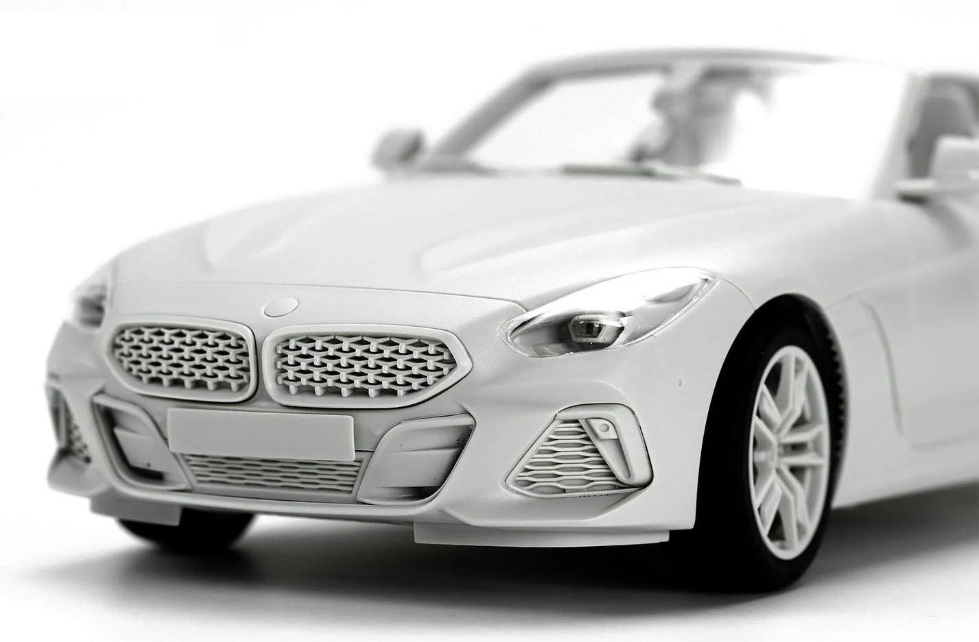 Meng 1/24 BMW Z4 M40i - Image 10
